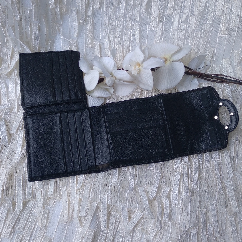 Brighton Wallet - Picture 6 of 9